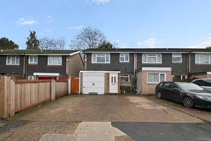 3 Bedroom End Terrace House For Sale In Parsonage Close, Hayes, UB3