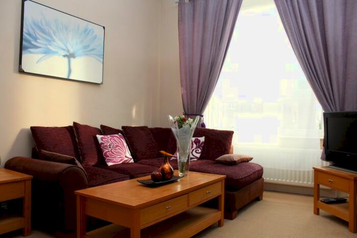 1 Bedroom Flat To Rent In 35 East King Street, Helensburgh G84