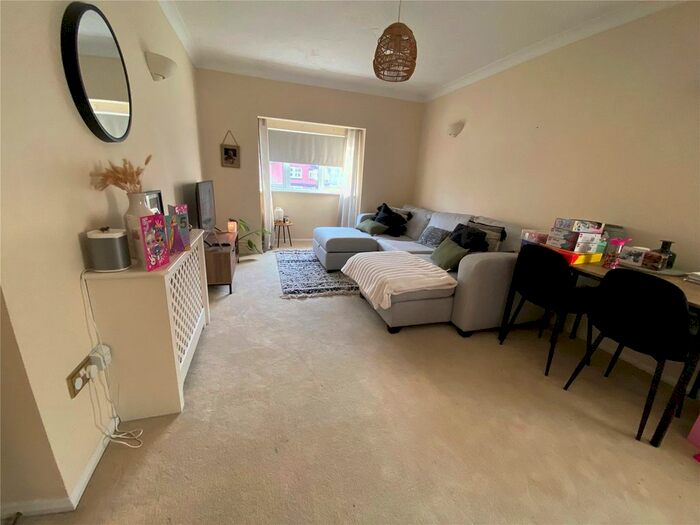 2 Bedroom Flat To Rent In Kearton Place, - Croydon Road, Caterham, Surrey, CR3