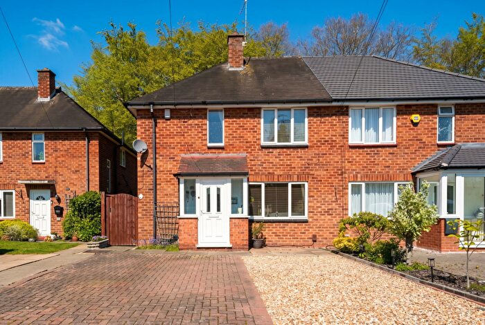 3 Bedroom Semi-Detached House For Sale In Broomfields Close, Solihull, B91