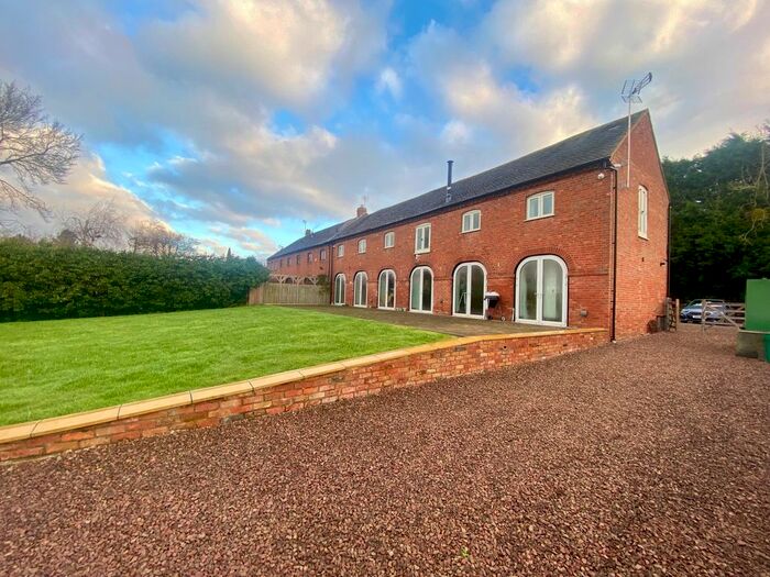 4 Bedroom Barn Conversion To Rent In High Park, Ombersley Road, Droitwich, WR9