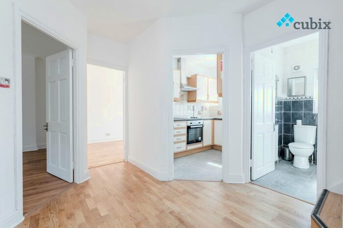 3 Bedroom Flat To Rent In Epsom Street, London, SM4