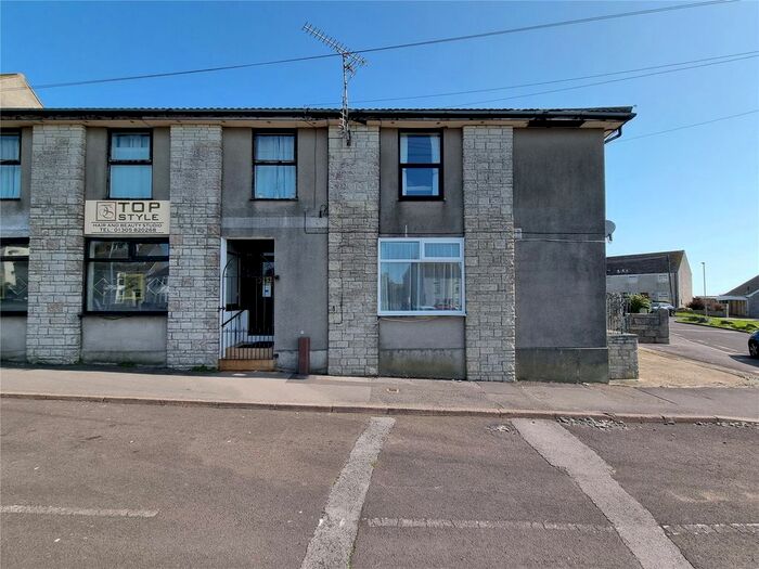 2 Bedroom Flat To Rent In Weston Road, Portland, DT5