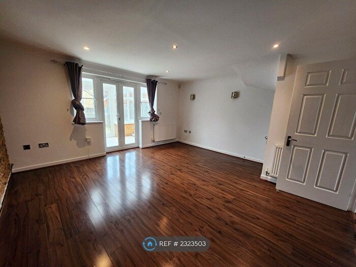 4 Bedroom Terraced House To Rent In Reams Way, Kemsley, Sittingbourne, ME10