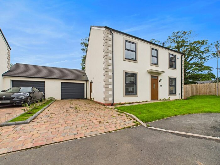 4 Bedroom Detached House For Sale In Paddock Gardens, Brunstock, CA6