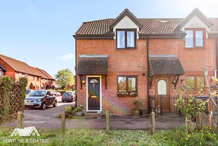 2 Bedroom End Of Terrace House For Sale In St Andrews Meadow, Harlow, CM18