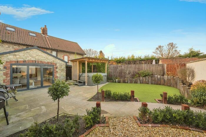 3 Bedroom Barn Conversion For Sale In Womersley, Doncaster, DN6