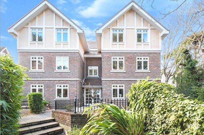 3 Bedroom Flat To Rent In Tregonwell Road, Bournemouth, BH2