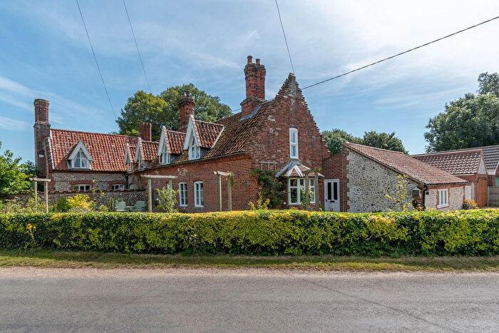 4 Bedroom Semi-Detached House For Sale In Creake Road, Sculthorpe, NR21