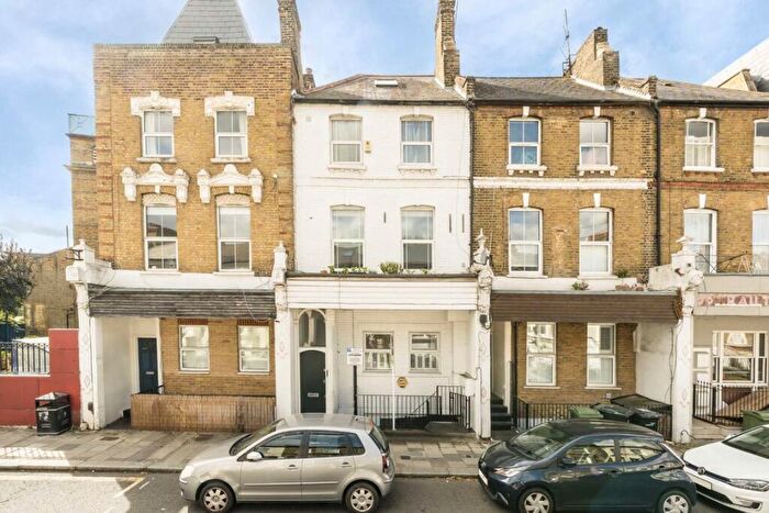 3 Bedroom Flat To Rent In Railton Road, Herne Hill, SE24