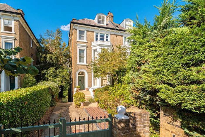 7 Bedroom Property For Sale In Cambridge Park, Twickenham, TW1