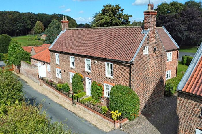 5 Bedroom Detached House For Sale In North End, Bishop Burton, HU17