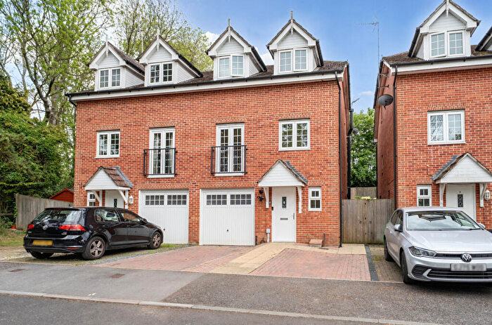4 Bedroom House For Sale In Kings View, Alton, Hampshire, GU34