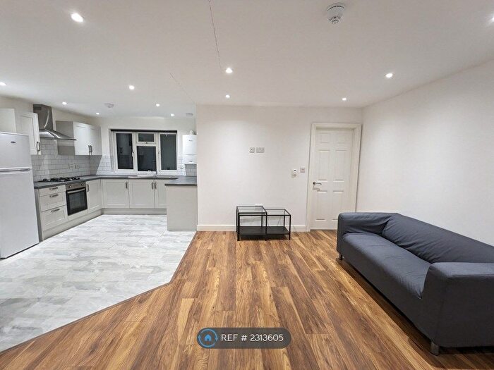 1 Bedroom Flat To Rent In Longmore Road, Solihull, B90