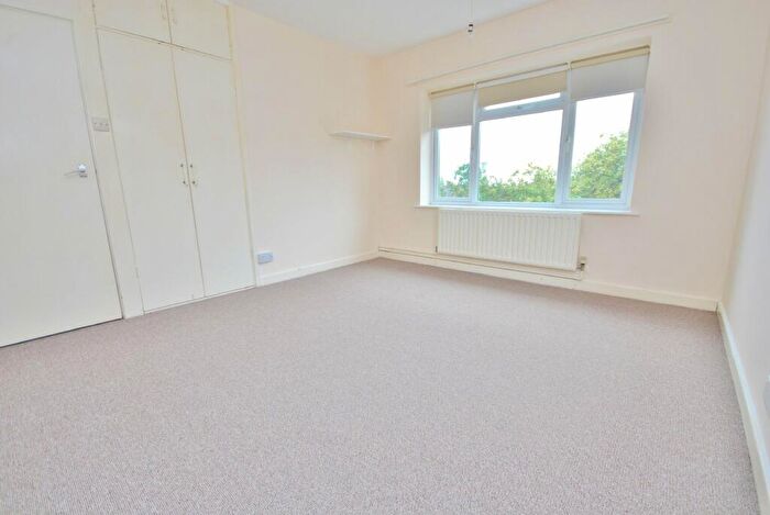 2 Bedroom Apartment To Rent In Willow Court, Stowe Avenue, West Bridgford, Nottingham, NG2