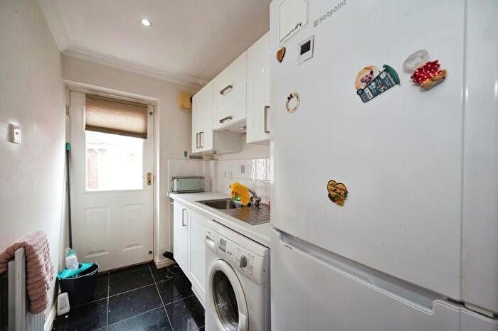 4 Bedroom Detached House For Sale In Hamfield Drive, Hayling Island, Hampshire, PO11