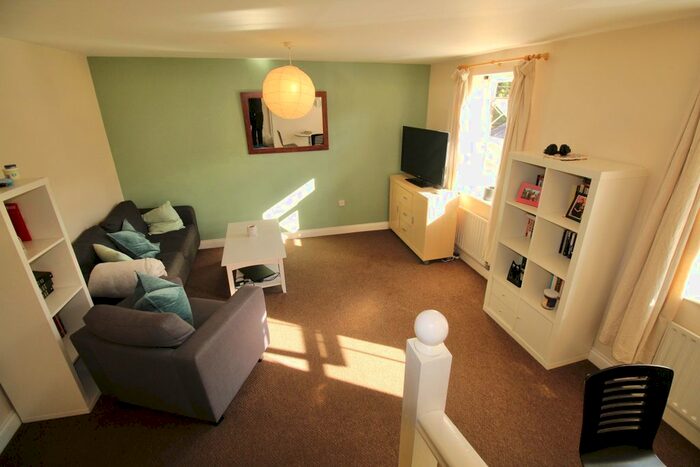 3 Bedroom Detached House To Rent In Brookfield Road, Headingley, Leeds, LS6