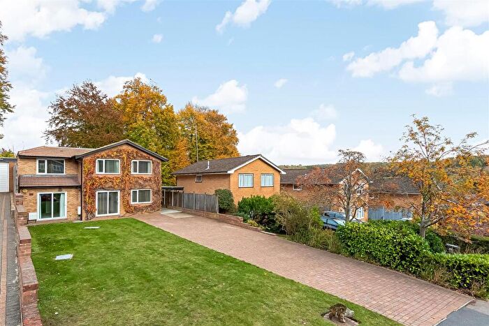 6 Bedroom Detached House For Sale In Ravenshead Close, South Croydon, CR2