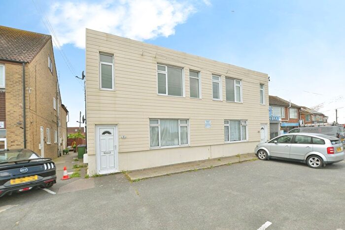 2 Bedroom Flat For Sale In Dunes Road, Greatstone, Kent, TN28