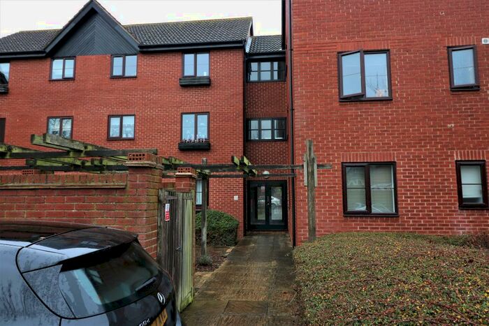 2 Bedroom Flat To Rent In Tempsford, Welwyn Garden City, AL7