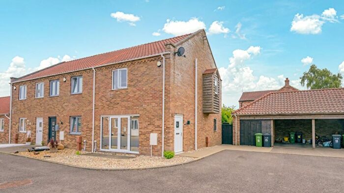 3 Bedroom End Of Terrace House For Sale In Bridle Close, Outwell, Wisbech, PE14
