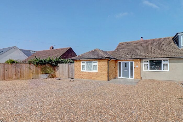 3 Bedroom Bungalow For Sale In Westmead, Princes Risborough, Buckinghamshire, HP27