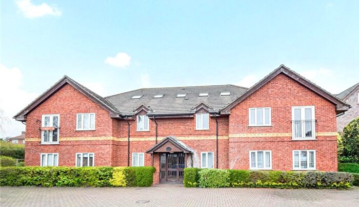 2 Bedroom Apartment To Rent In Kiln Road, Newbury, Berkshire, RG14