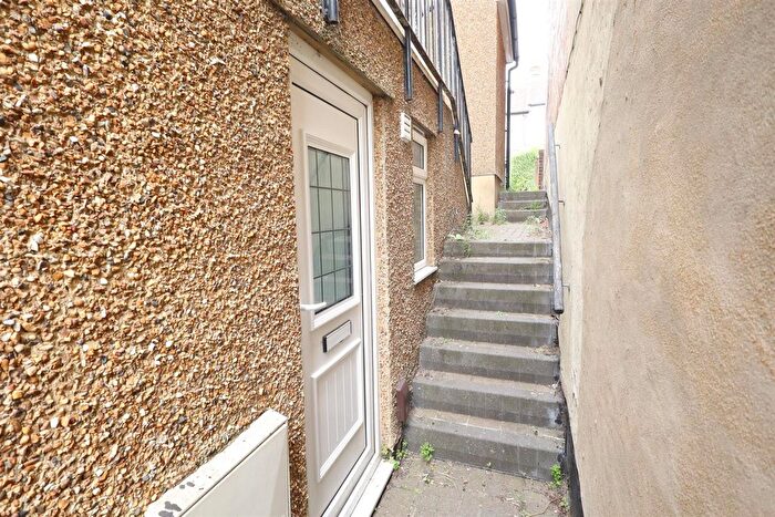 1 Bedroom Flat To Rent In Lawn Lane, Hemel Hempstead, HP3