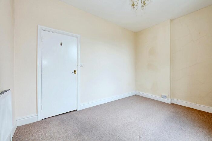 1 Bedroom Flat For Sale In First Floor Flat, Lawn House, Lawn Road, Stafford, Staffordshire, ST17