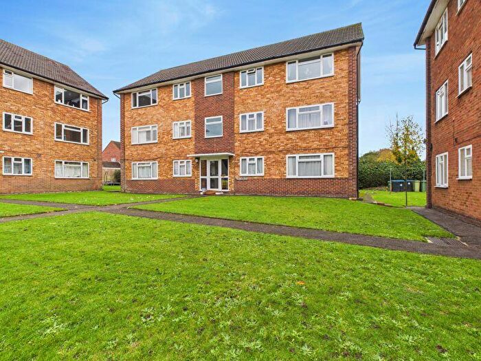 2 Bedroom Flat For Sale In Shaw Court, Ninehams Road, Caterham, CR3