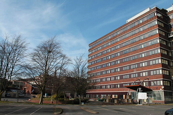 2 Bedroom Apartment To Rent In Castle Court, Dudley, DY2