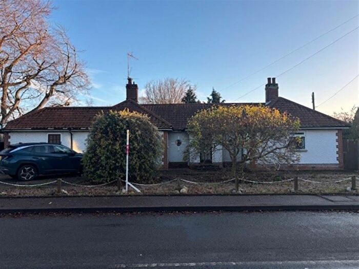 3 Bedroom Detached Bungalow For Sale In Cromer Road, Holt, NR25