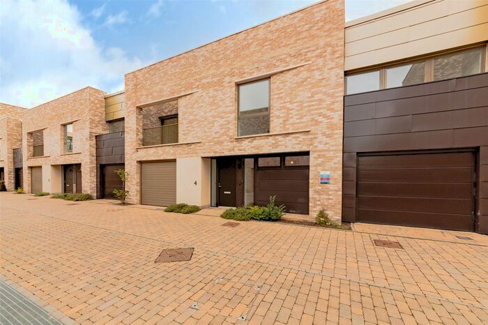 3 Bedroom Terraced House To Rent In Walton Way, Cambridge, CB3