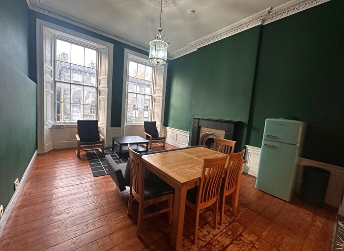 2 Bedroom Flat To Rent In Broughton Street, Edinburgh, EH1