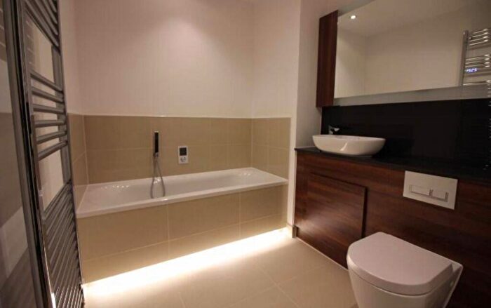 2 Bedroom Apartment To Rent In East Station Road, Fletton Quays, Peterborough, Cambridgeshire, PE2
