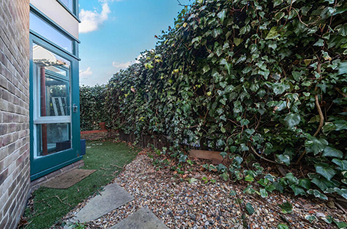 2 Bedroom Flat For Sale In Durham Road, Sidcup, DA14