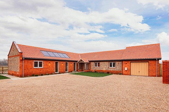 3 Bedroom Detached Bungalow For Sale In The Old Farmyard, Hall Lane, NR25