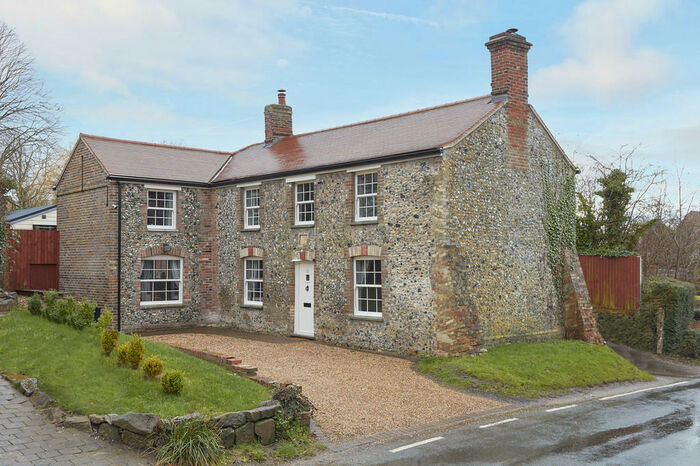 4 Bedroom Detached House For Sale In Saxon Street, Cambridgeshire, CB8