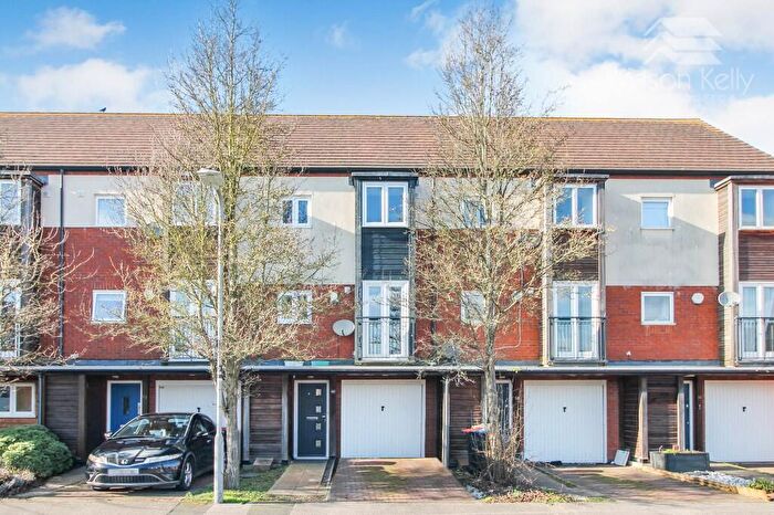 4 Bedroom Town House To Rent In Walker Avenue, Milton Keynes, Buckinghamshire, MK12
