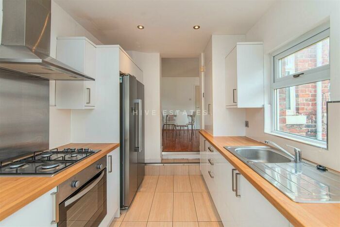 6 Bedroom Apartment To Rent In Goldspink Lane, Sandyford, Newcastle Upon Tyne, NE2