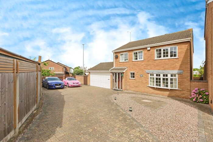 4 Bedroom Detached House For Sale In Ledbury Close, Oadby, Leicester, LE2