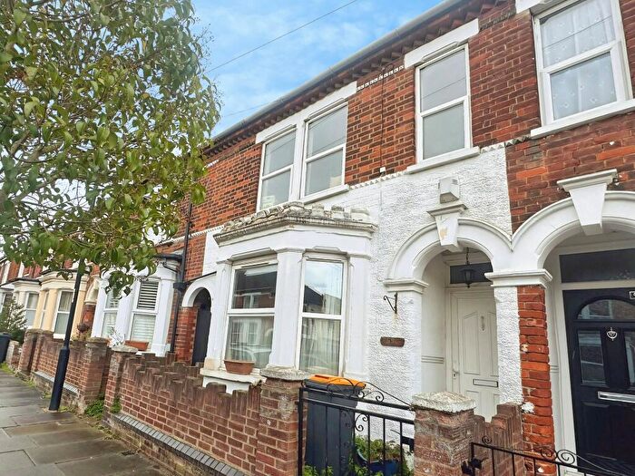 3 Bedroom Terraced House For Sale In Salisbury Street, Bedford, MK41