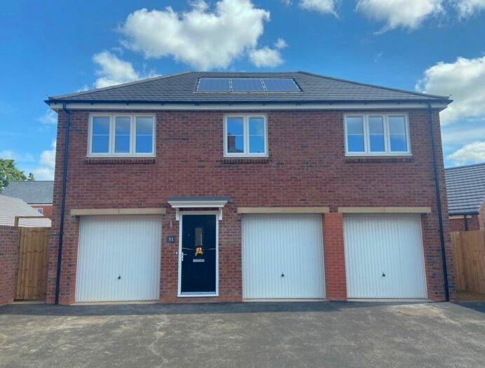 2 Bedroom Flat To Rent In Kingerlee Road, Banbury, Oxon, OX16