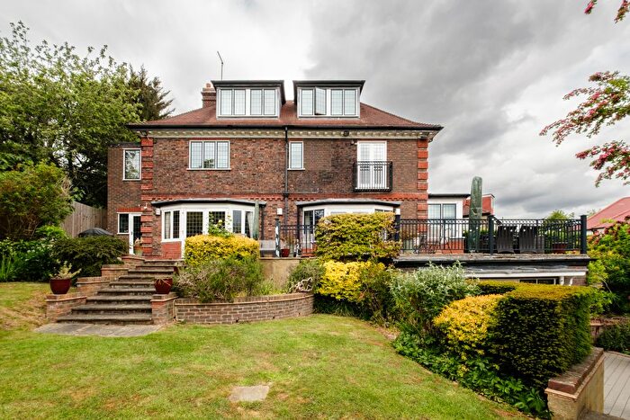 5 Bedroom Detached House For Sale In Linden Road, London, N10