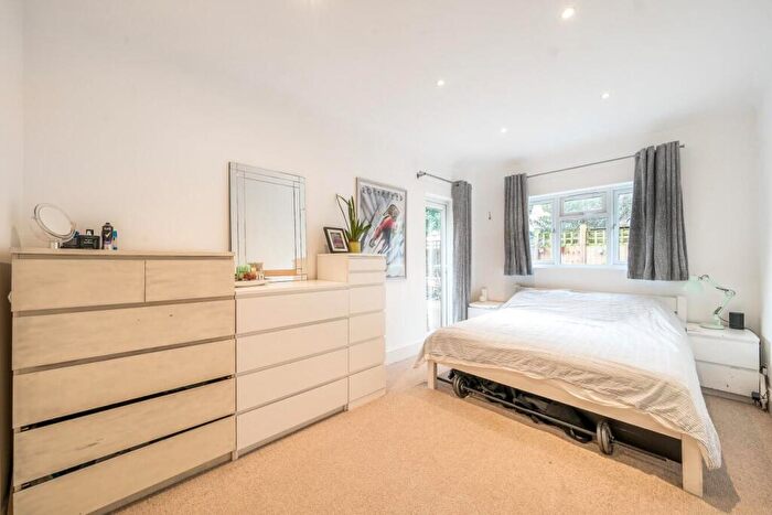 2 Bedroom Flat For Sale In Howitt Road, Belsize Park, NW3