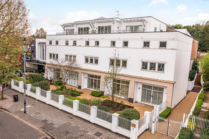 2 Bedroom Flat For Sale In High Street, Berkhamsted, HP4