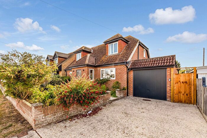 3 Bedroom Detached House For Sale In Sea Way, Elmer, PO22