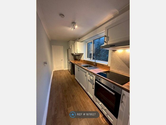 3 Bedroom Semi-Detached House To Rent In Oak Tree Road, Sutton-In-Ashfield, NG17