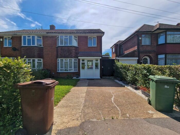 3 Bedroom Semi-Detached House To Rent In Culver Grove, Stanmore, HA7