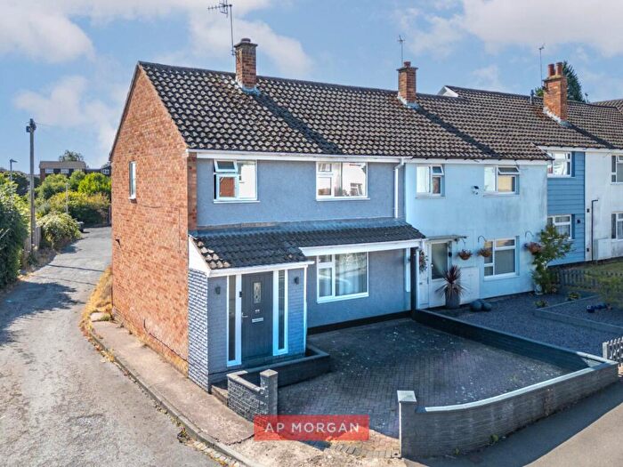 3 Bedroom End Of Terrace House For Sale In Breakback Road, Bromsgrove, Worcestershire, B61